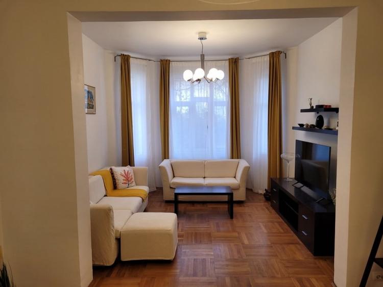 Apartament cu 4 camere decomandat, mobilat în Vitan Mall