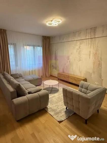 Apartament cu 4 camere decomandat în Herăstrău