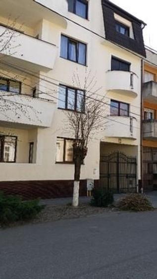 Garsonieră decomandată în Central