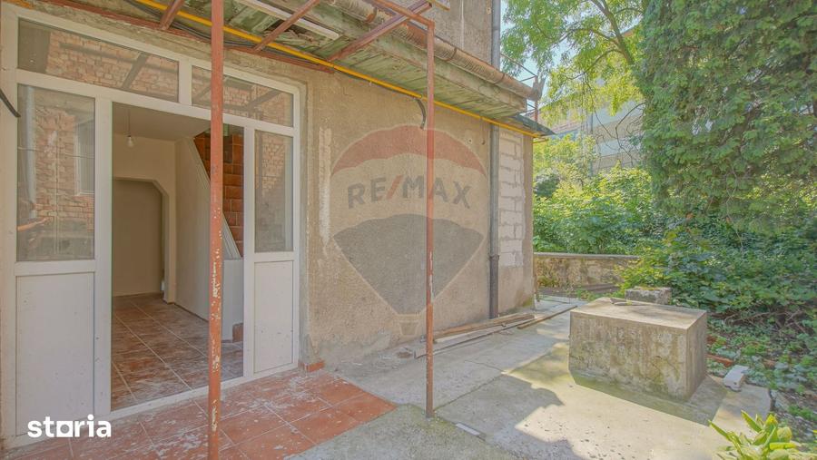 Casa cu poten?ial in Centrul Civic Bra?ov | 4 camere - 2