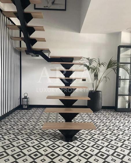 Penthouse cu 3 camere decomandat în Herăstrău