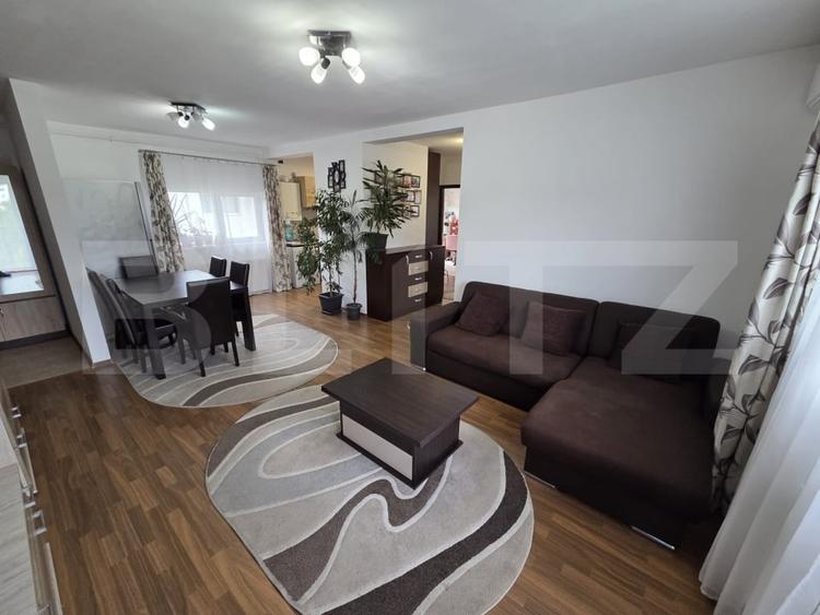 Apartament cu 3 camere decomandat, mobilat în Est