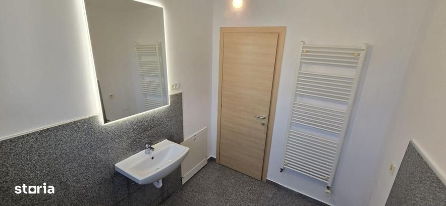 Casă cu 4 camere în Calea București