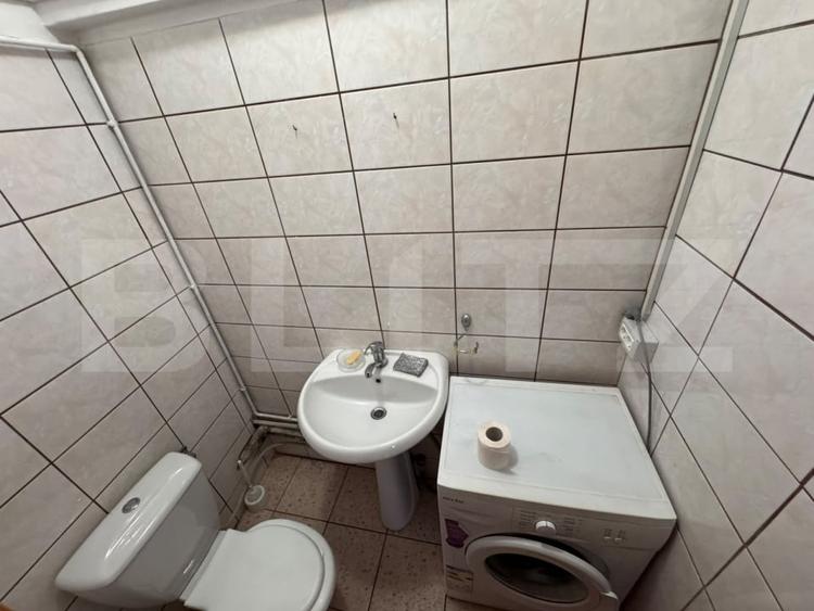 Apartament cu 3 camere decomandat, mobilat în Central