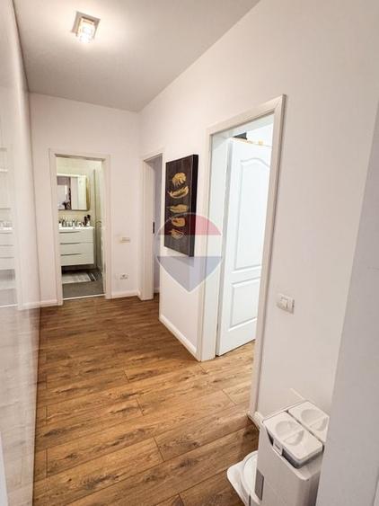 Apartament cu 4 camere decomandat în Periferie