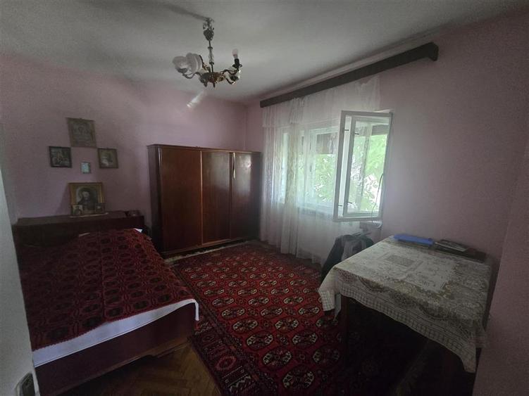 Duplex cu 5 camere cu Canalizare în Central