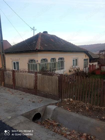 Casă cu 3 camere cu Teren 1350 Mp în Dârmănești