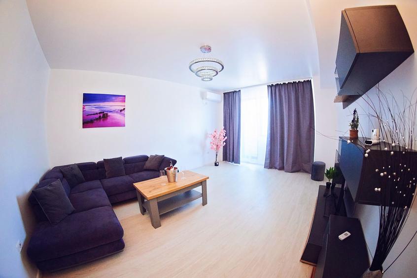 Apartament cu 3 camere decomandat în Central