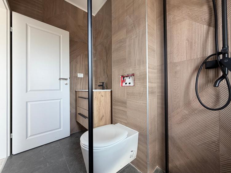 Duplex cu 5 camere cu Canalizare în Moșnița Nouă