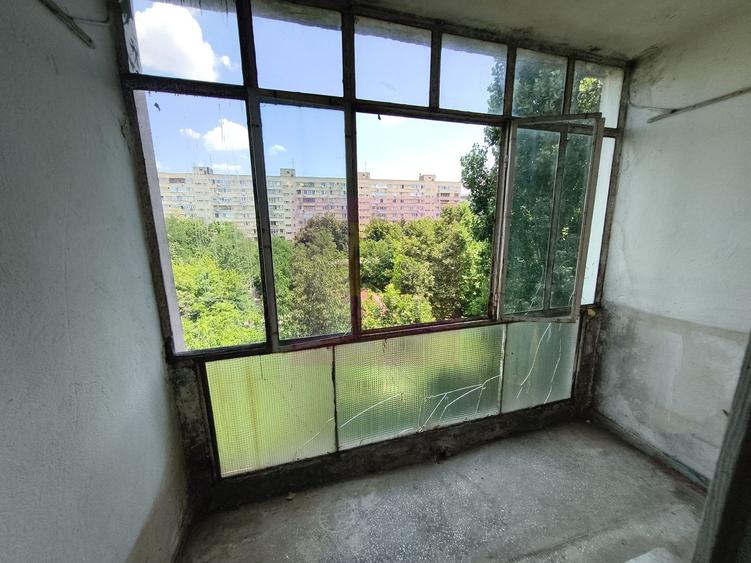 Apartament cu 3 camere semidecomandat în Valea Ialomiței