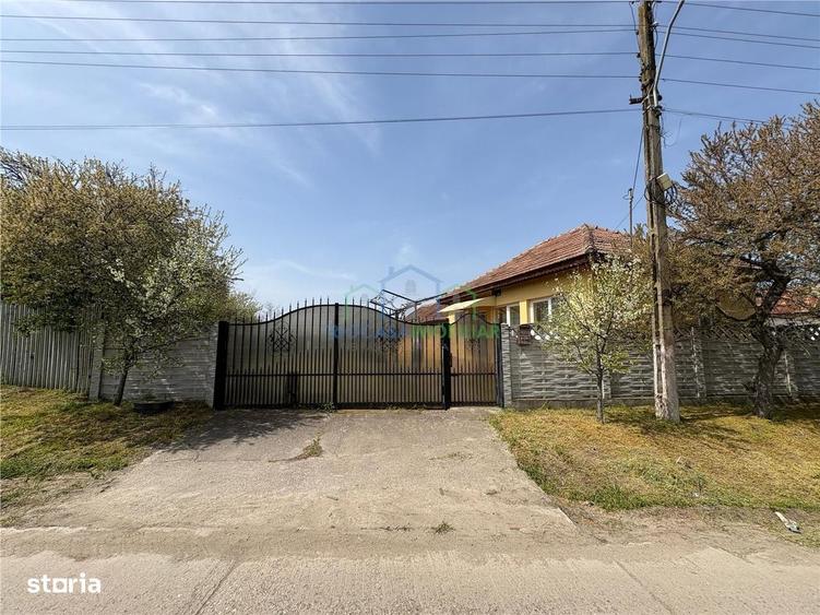Casă cu 2 camere cu Teren 1090 Mp în Pielești