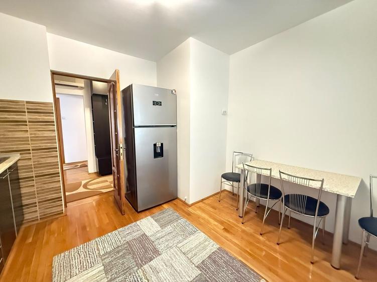 Apartament cu 3 camere decomandat, mobilat în Nerva Traian