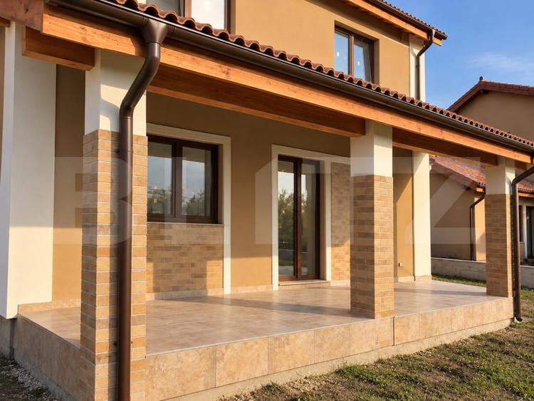 Casă individuală cu 5 camere cu Canalizare în Săcălaz