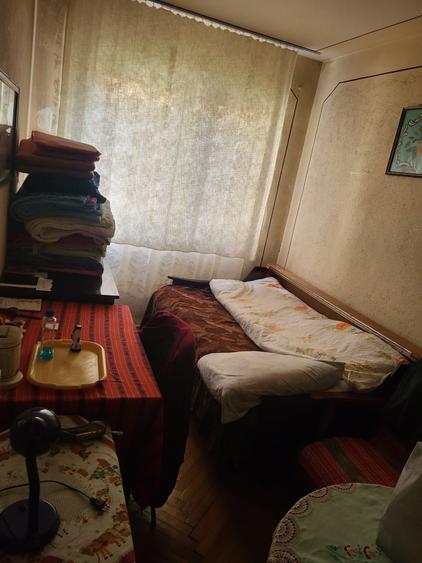 Apartament cu 3 camere decomandat în Petros
