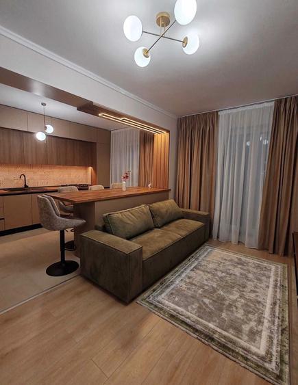 Apartament cu 2 camere nedecomandat, mobilat în Tomis Plus