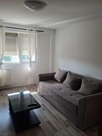 Apartament cu 2 camere semidecomandat în Victoriei