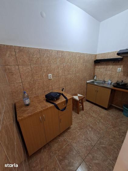 Garsonieră decomandată în Podu Roș