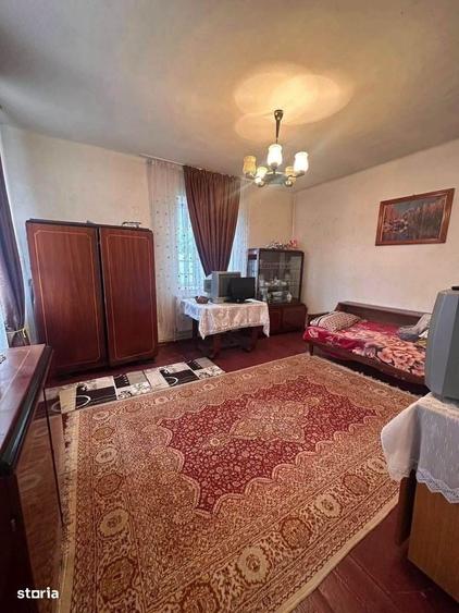 Casă cu 3 camere cu Teren 1300 Mp în Central