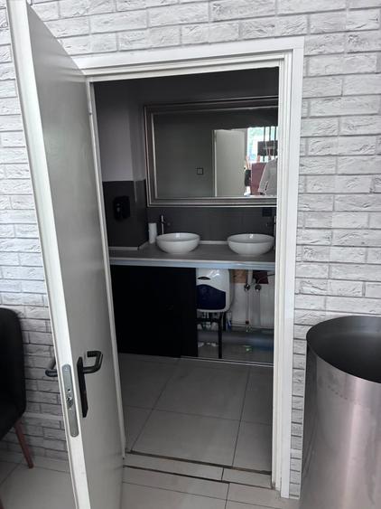 Spațiu comercial, de 180 mp, în P-ța Victoriei