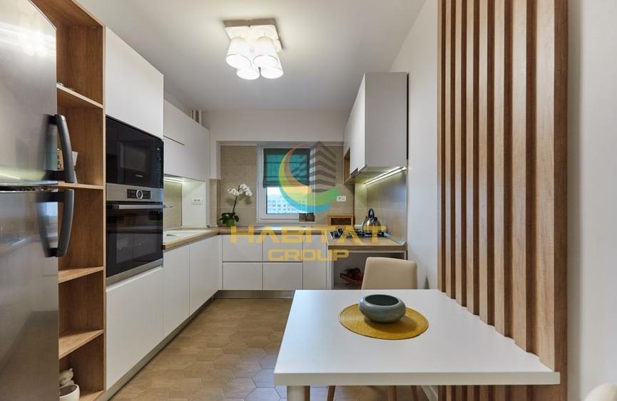 Apartament cu 4 camere semidecomandat în Berceni