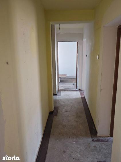 Apartament cu 3 camere decomandat în Peninsula