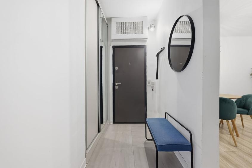 Apartament cu 2 camere semidecomandat, mobilat în 1 Mai