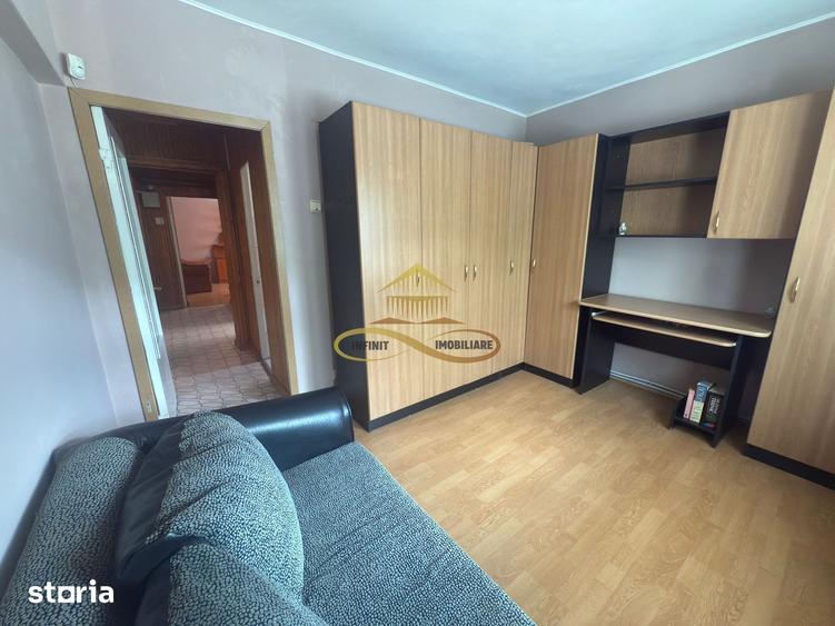 Apartament cu 3 camere decomandat în Dofteana