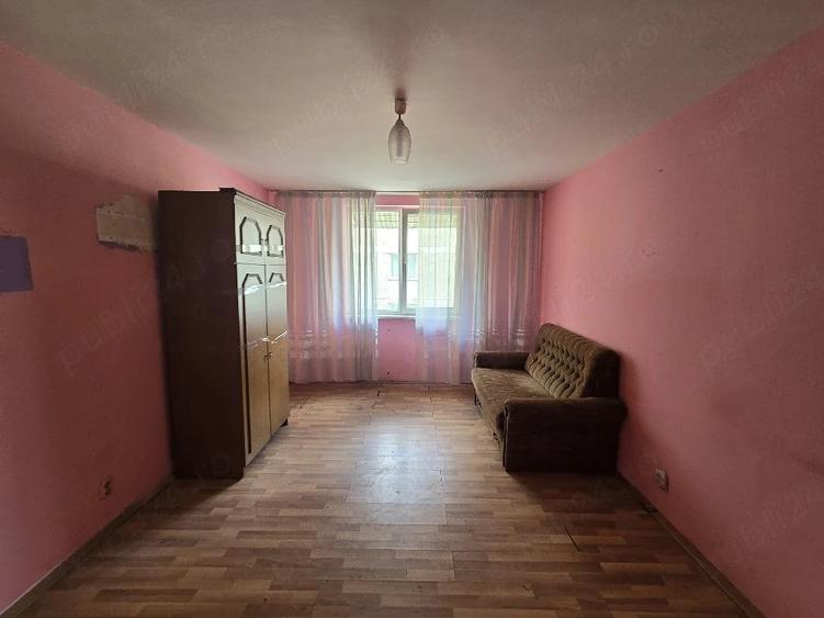 Garsonieră decomandată în Central