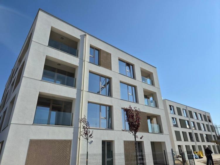 Apartament cu 3 camere decomandat în Lipovei