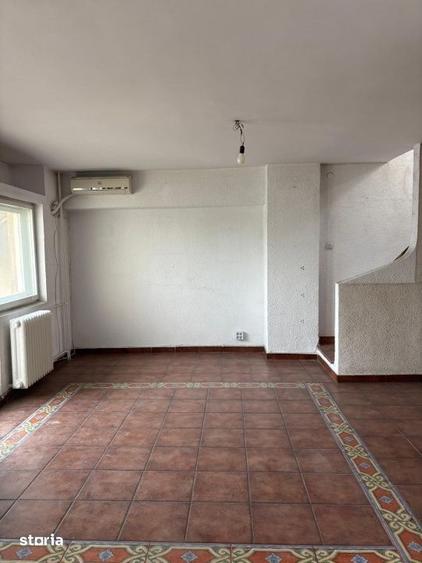 Apartament cu 5 camere în Centrul Civic