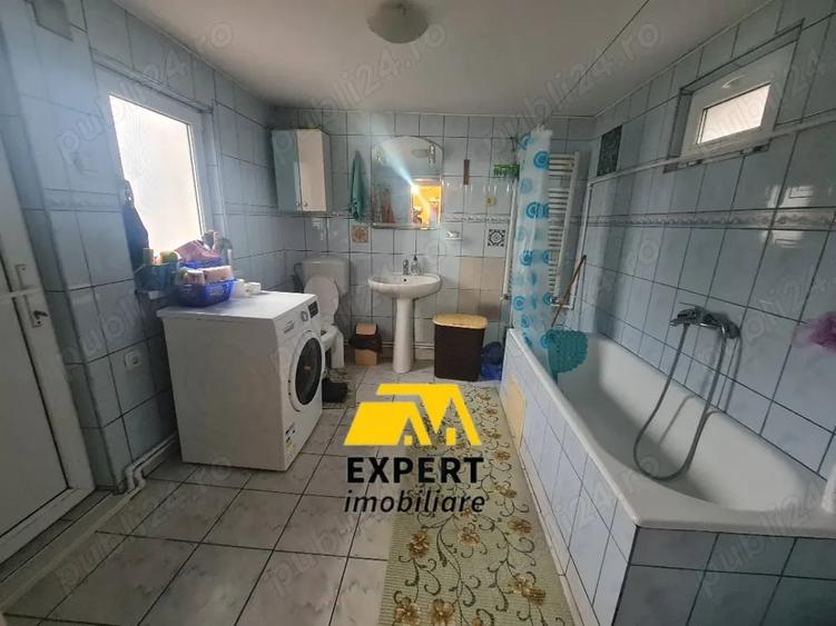 Casă cu 5 camere cu Teren 577 Mp în Brăilița