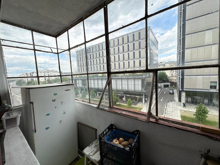 Apartament cu 4 camere în Gara de Nord