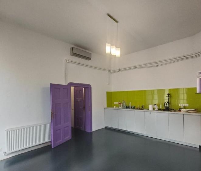 Apartament cu 5 camere semidecomandat în Sinaia