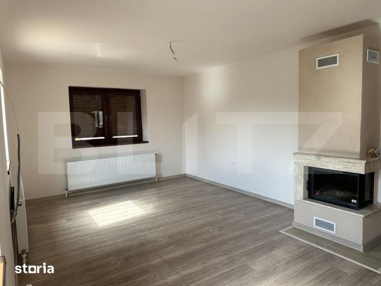 Casă cu 7 camere cu Teren 3200 Mp în Băcia