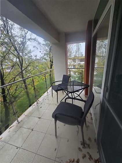 Apartament cu 2 camere decomandat, mobilat în Sat Vacanță