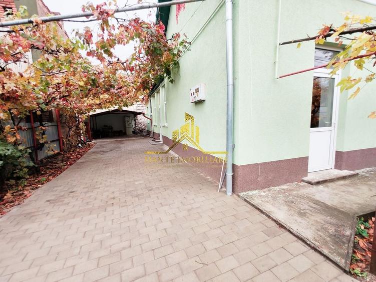 Apartament cu 3 camere decomandat, mobilat în Central