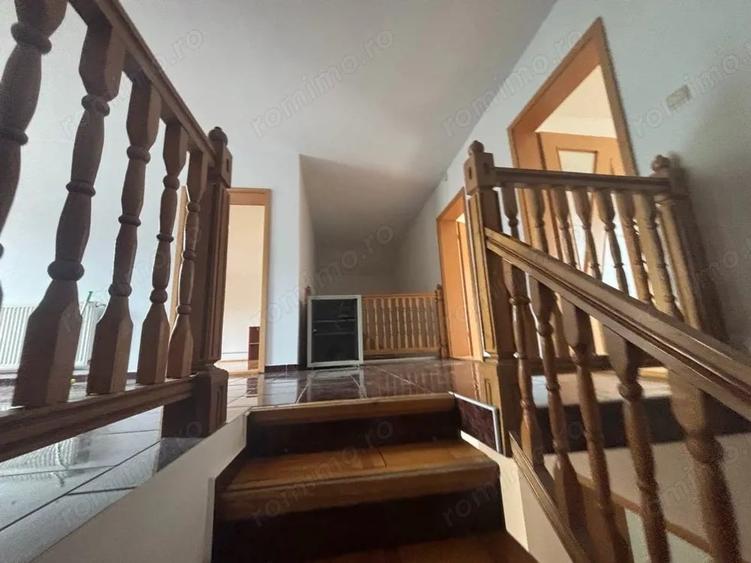 Casă cu 5 camere cu Teren 600 Mp în Aradului