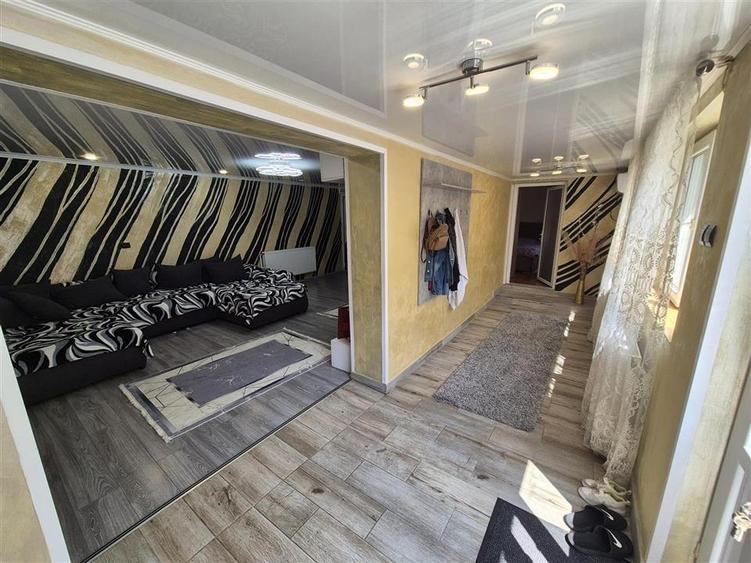 Casă individuală cu 3 camere cu Canalizare în Chercea