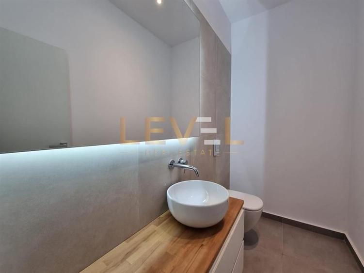 Casă individuală cu 5 camere cu Canalizare în Pipera