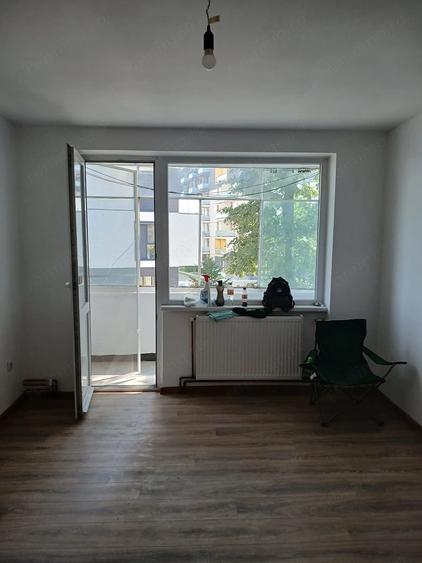 Apartament cu 3 camere semidecomandat în Tipografilor