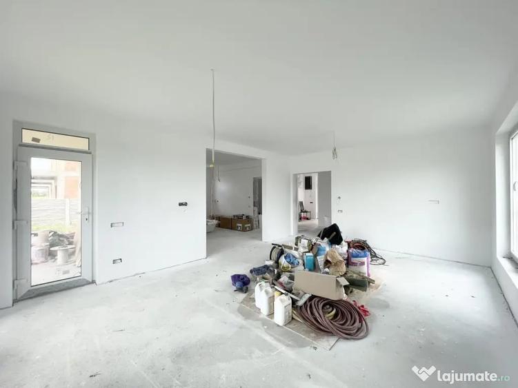 Casă cu 5 camere cu Teren 615 Mp în Moșnița Veche
