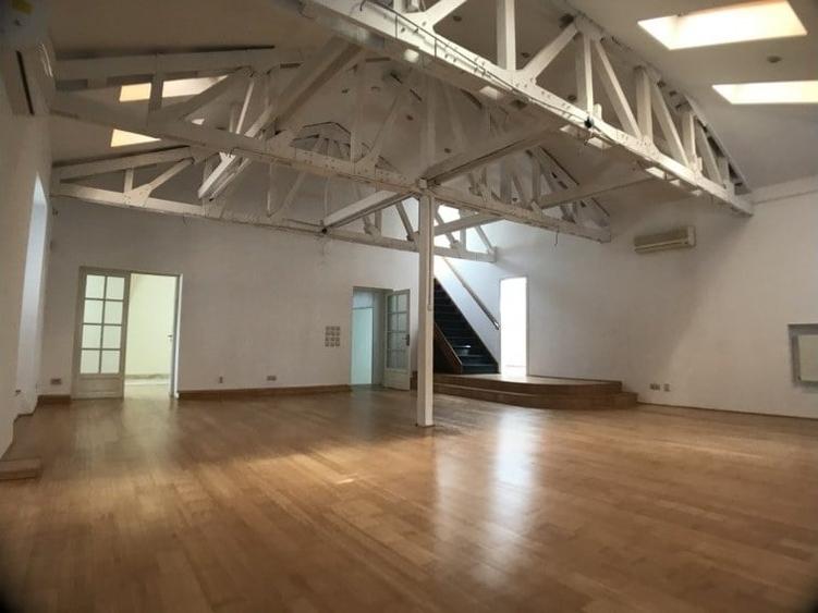 Casă cu 13 camere cu Teren 458 Mp în Armeneasca