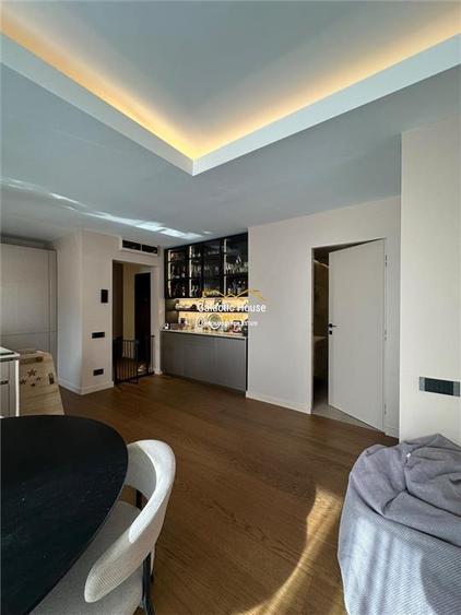 Apartament cu 5 camere decomandat, mobilat în Herăstrău