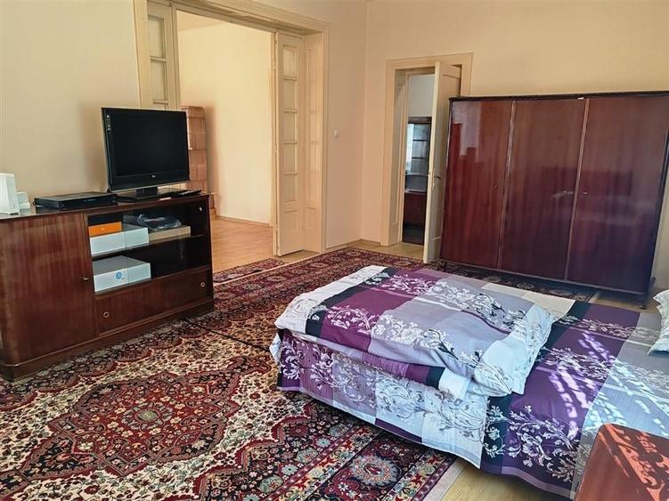 Apartament cu 4 camere semidecomandat în Ultracentral