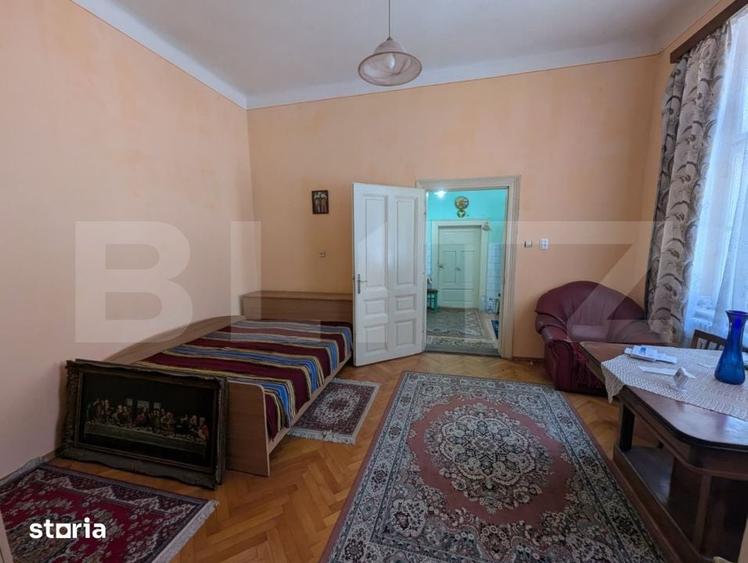 Casă cu 6 camere cu Teren 489 Mp în Lipoveni
