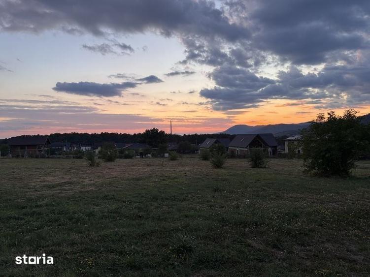 Teren de 4100 mp, în Central