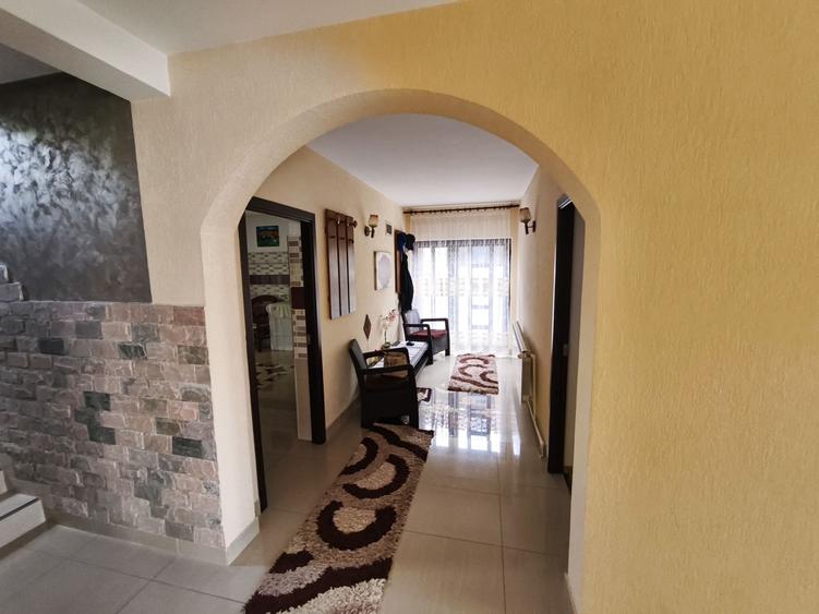 Casă cu 4 camere cu Teren 600 Mp în Ciolpani