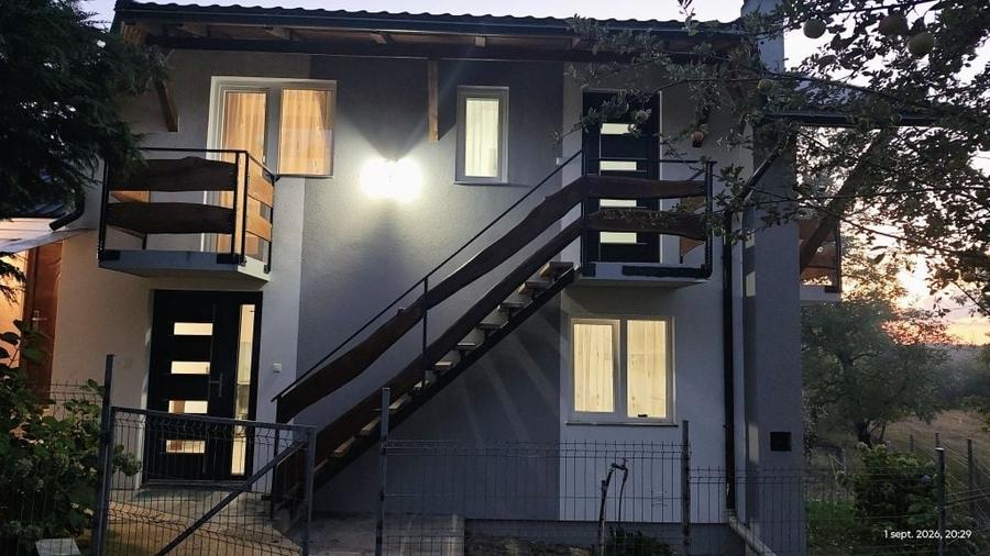 Casă cu 4 camere în Cărbunari