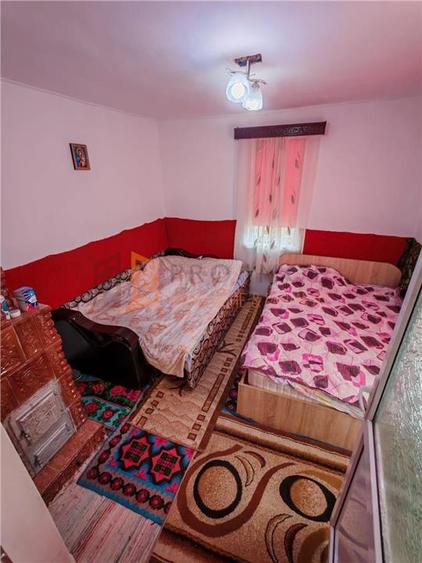 Casă individuală cu 2 camere cu Teren 1686 Mp în Maxenu