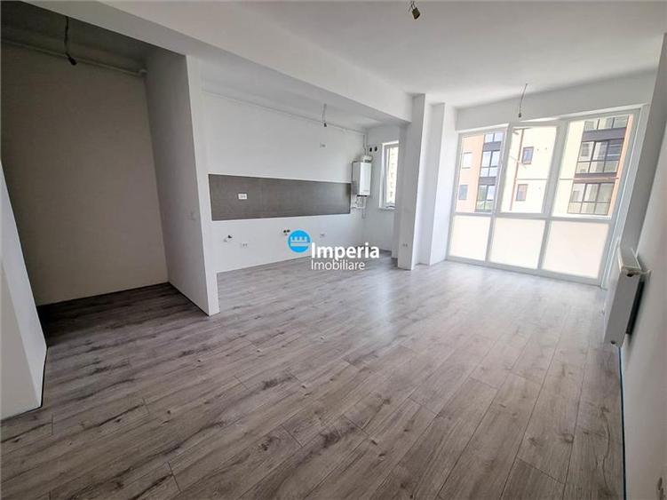 Apartament cu 2 camere decomandat în Aeroport